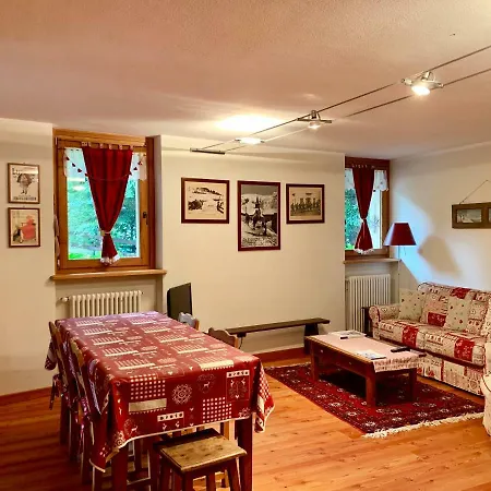 Apartman Strada Del Pussey