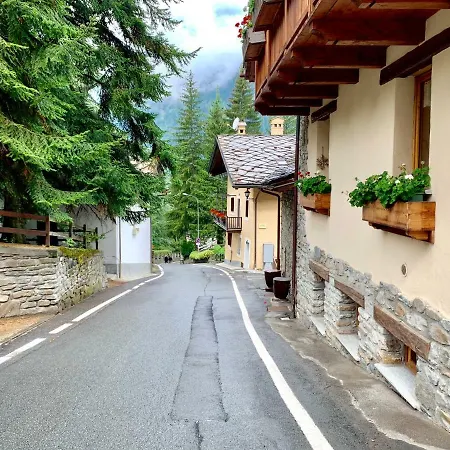 Apartman Strada Del Pussey